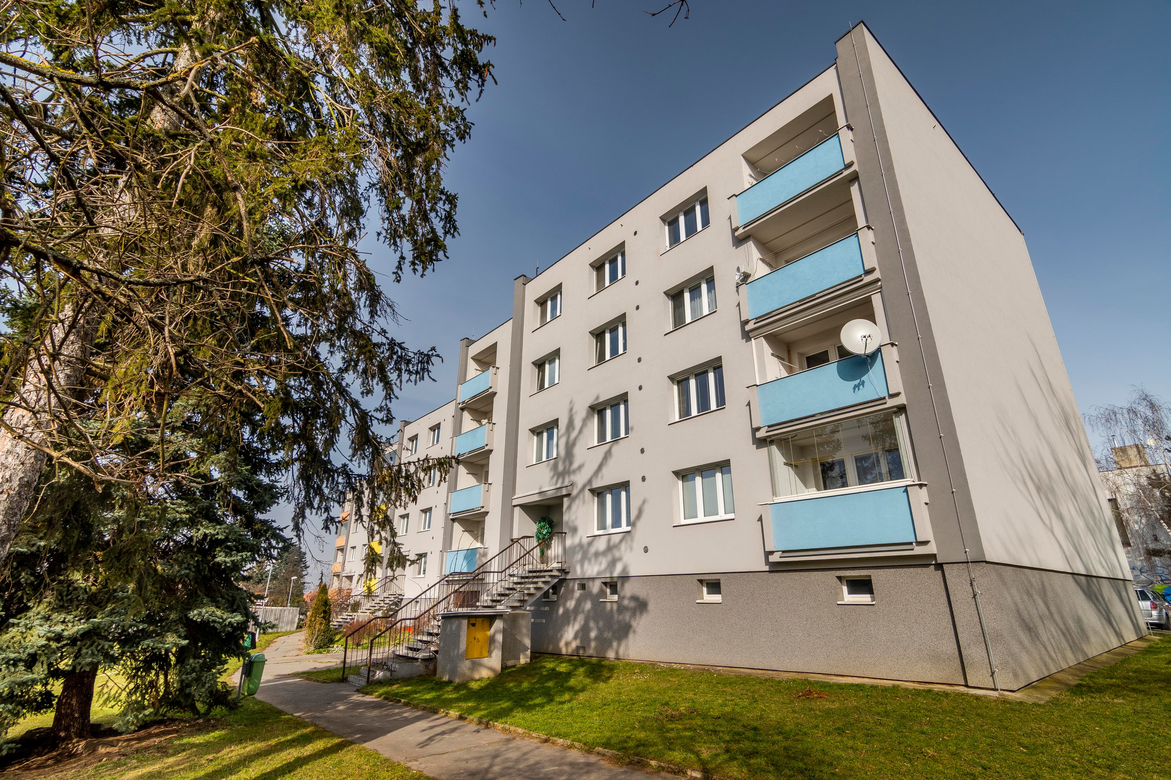 Prodej netradičního domu v Hostivici